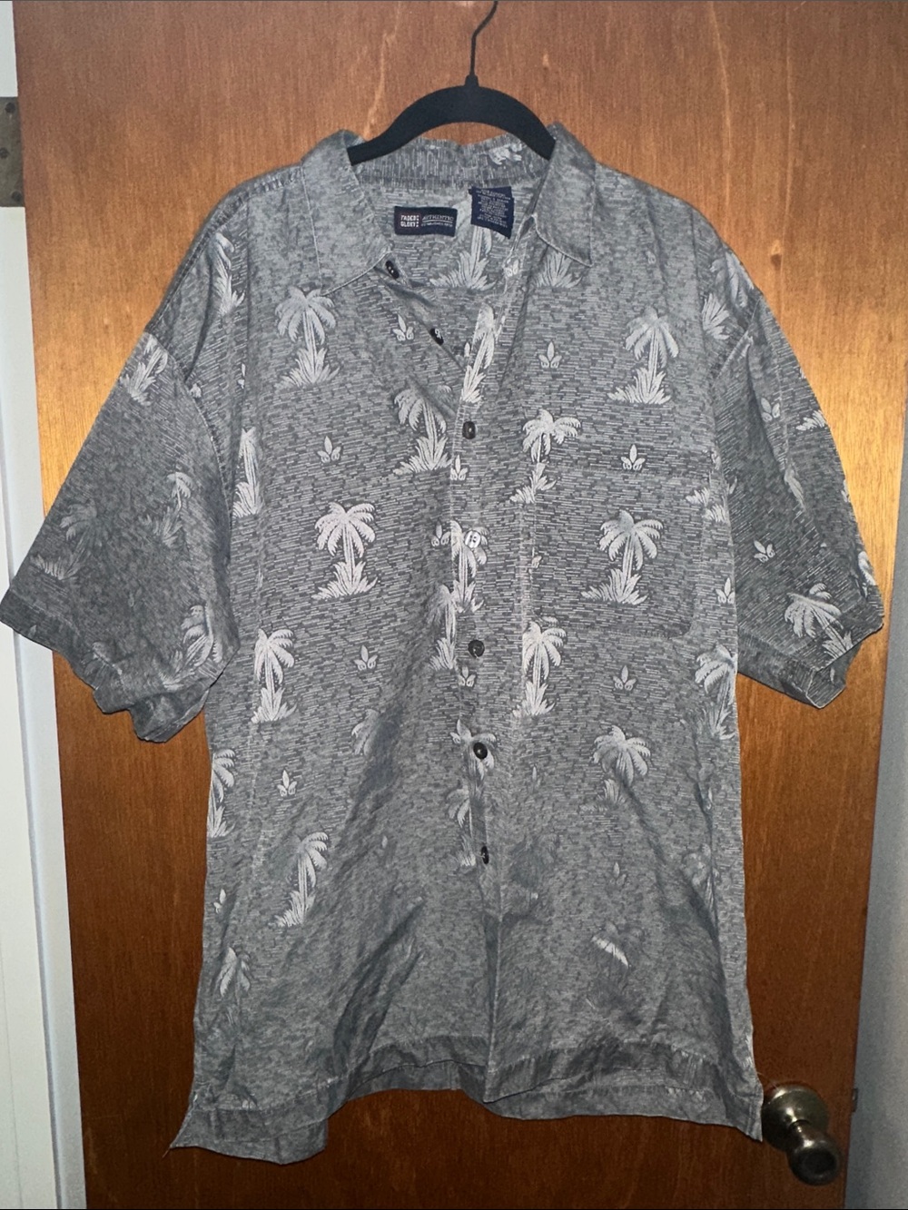 Faded Glory Men’s Gray Palm Tree Short Sleeve Button Down
